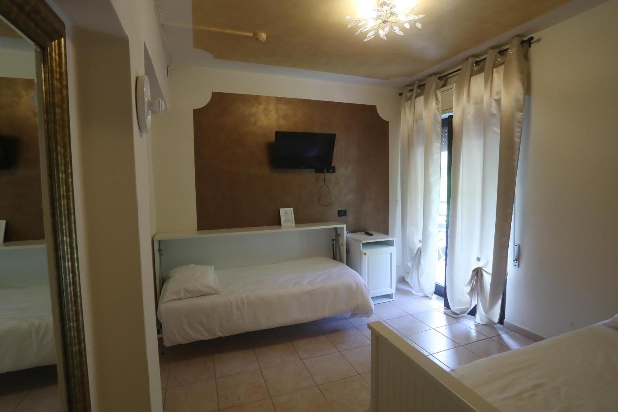 Camera Familiare con Balcone